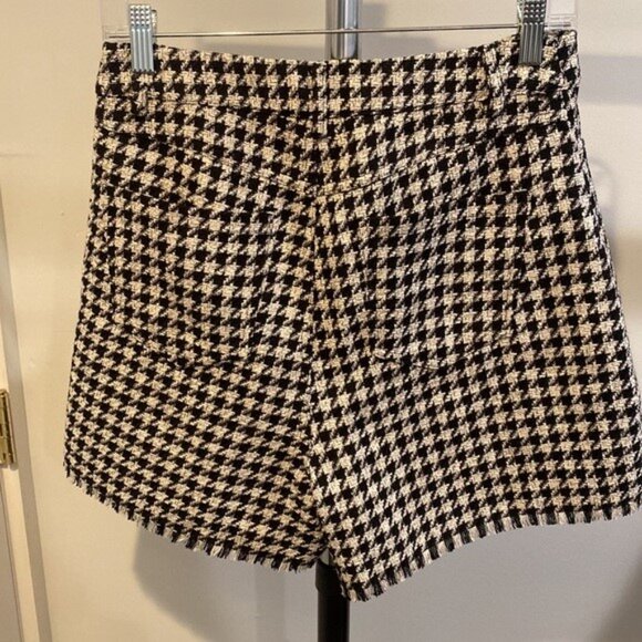 BB DAKOTA Release The Hounds Black and White Tweed Houndstooth Shorts - Picture 4 of 5
